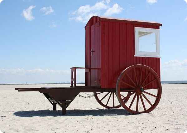 alter Badekarren am Boltenhagener Strand