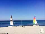 Katamaran am Timmendorfer Strand der Insel Poel