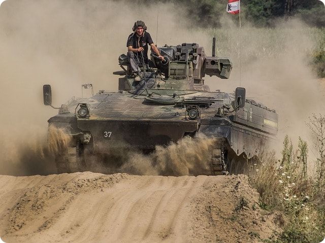 Panzer fahren bei Berlin