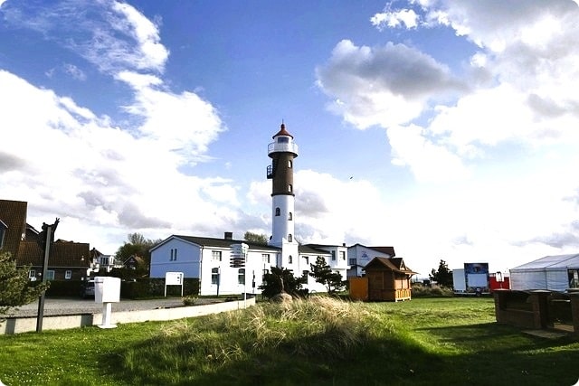 Sehenswürdigkeiten Leuchtturm am Hafen von Timmendorf Insel Poel.